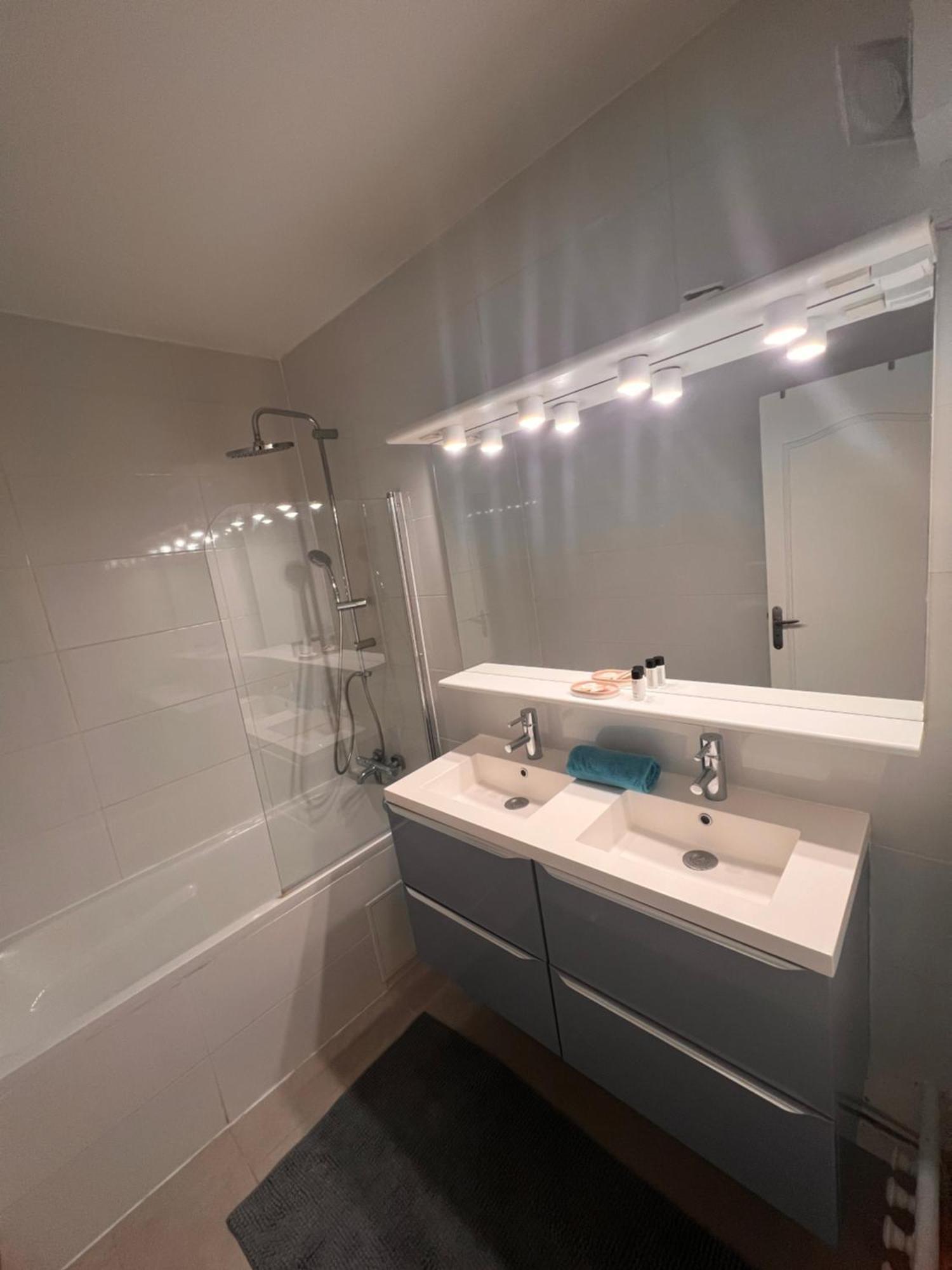 Appartement Paris Grenelle - Hala ปารีส ภายนอก รูปภาพ